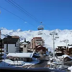 Lac du Lou, au pied des pistes